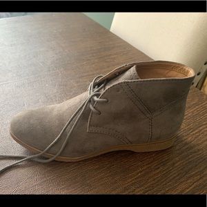 Franco Sarto taupe   Never worn